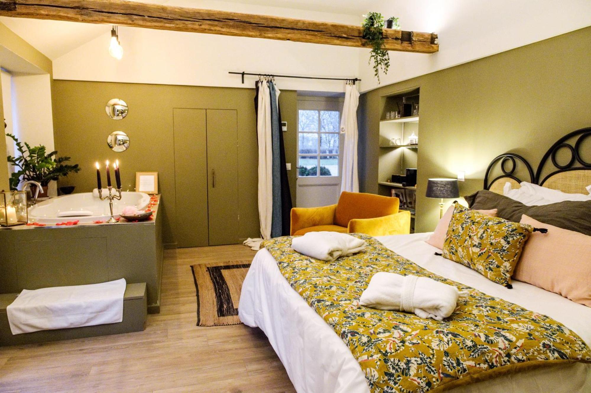 Domaine De Bellevue, The Originals Relais Hotel Neufmoutiers-en-Brie Екстериор снимка
